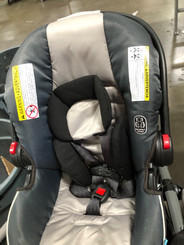 Photo 4 of Graco FastAction Fold Jogger Travel System | Includes the FastAction Fold Jogging Stroller and SnugRide 35 Infant Car Seat *** USED***