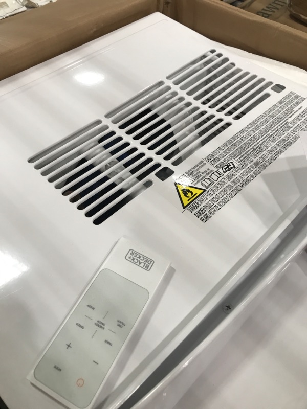 Photo 4 of Black+Decker BD12WT6 Window Air Conditioner with Remote 12000 BTU Cools up to 550Sq Ft Energy Efficient, One Size , White
