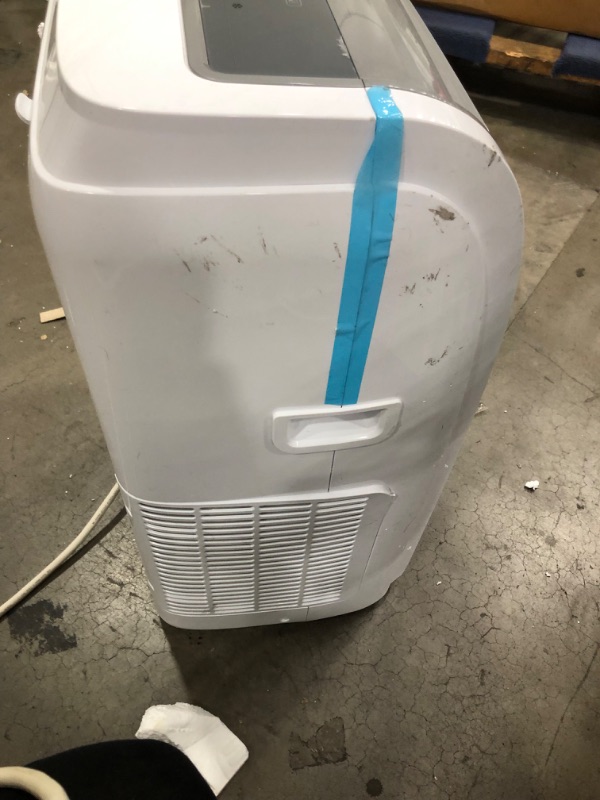 Photo 3 of *** PARTS ONLY*** NON FUNCTIONAL***
BLACK+DECKER 8,000 BTU DOE (14,000 BTU ASHRAE) Portable Air Conditioner with Remote Control, White ** MINOR COSMETIC DAMAGE***