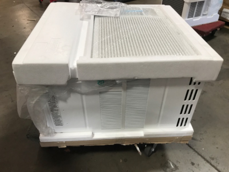 Photo 5 of 18,000 BTU 230/208-Volt Window Air Conditioner LW1821HRSM Cools 1,000 Sq. Ft. with Cool and Heat,
