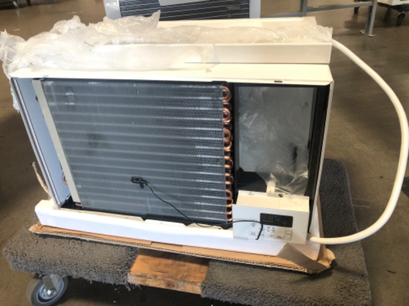 Photo 3 of ***MISSING FACEPLATE*** LG Electronics 12,000 BTU 230/208-Volt Window Air Conditioner LW1221HRSM Cools 550 Sq. Ft. with Cool and Heat