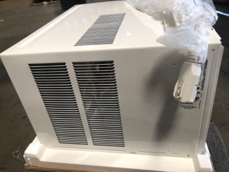 Photo 6 of ***MISSING FACEPLATE*** LG Electronics 12,000 BTU 230/208-Volt Window Air Conditioner LW1221HRSM Cools 550 Sq. Ft. with Cool and Heat