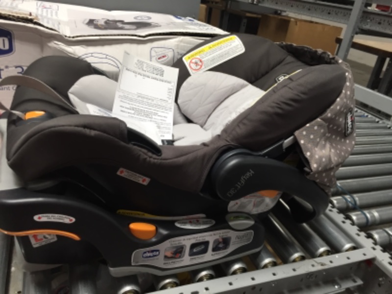 Photo 3 of Chicco KeyFit 30 Cleartex Infant Seat and Extra Base Bundle, Calla, Grey
