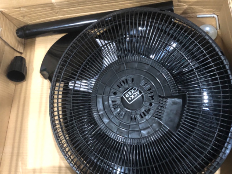 Photo 7 of (DAMAGED)Black & Decker BFSR16B 16" Stand Fan, with Remote