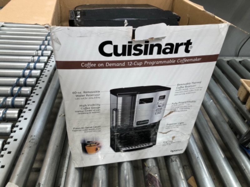 Photo 2 of Cuisinart DCC-3000 Coffee-on-Demand 12-Cup Programmable Coffeemaker 
