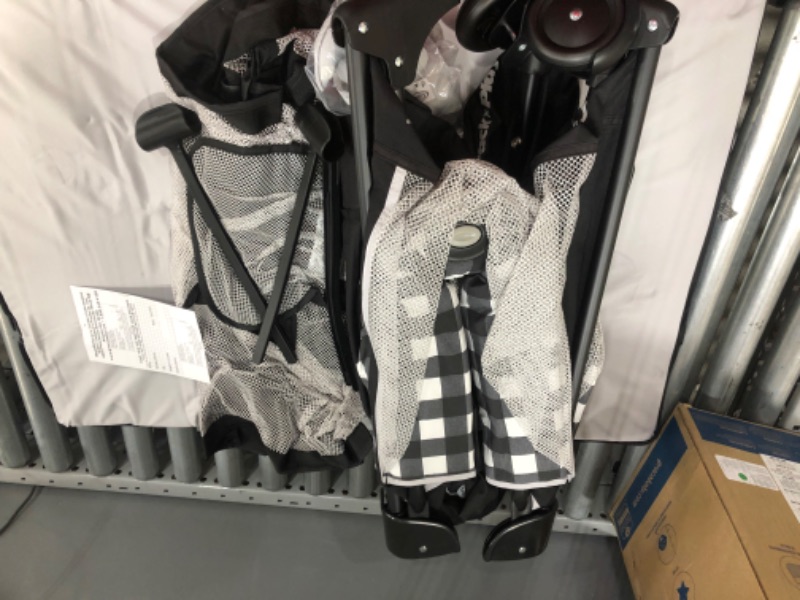 Photo 1 of Graco Pack 'N Play On The Go Playard, Kagen
