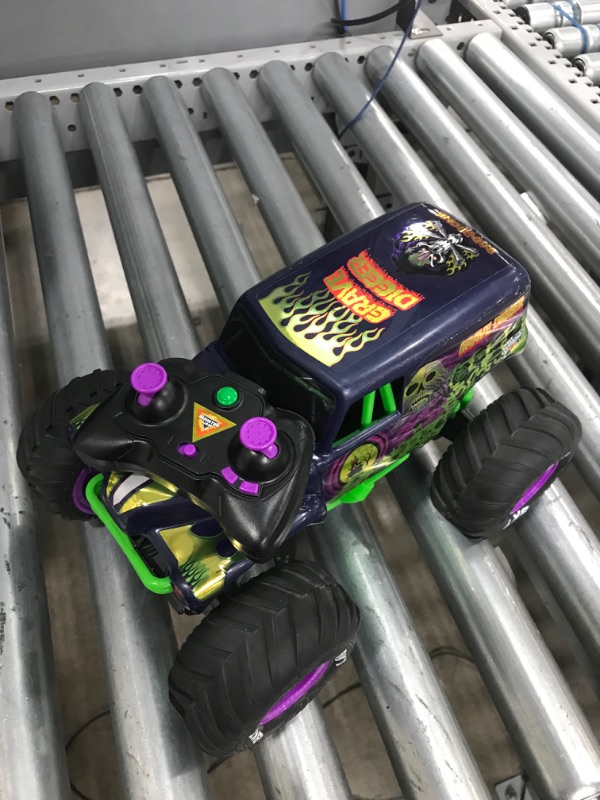 Photo 2 of Monster Jam, Official Grave Digger Freestyle Force, Remote Control Car, Monster Truck Toys for Boys Kids and Adults, 1:15 Scale