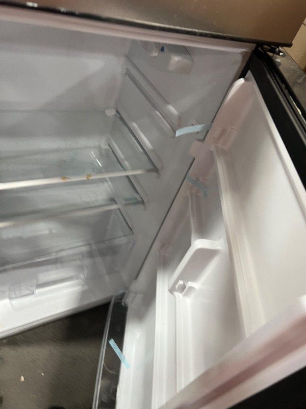 Photo 4 of ***NOT FUNCTIONAL PATS ONLY!! Frigidaire EFR751, 2 Door Apartment Size Refrigerator with Freezer, 7.2 cu ft, Platinum Series, Stainless Steel, 7.5
