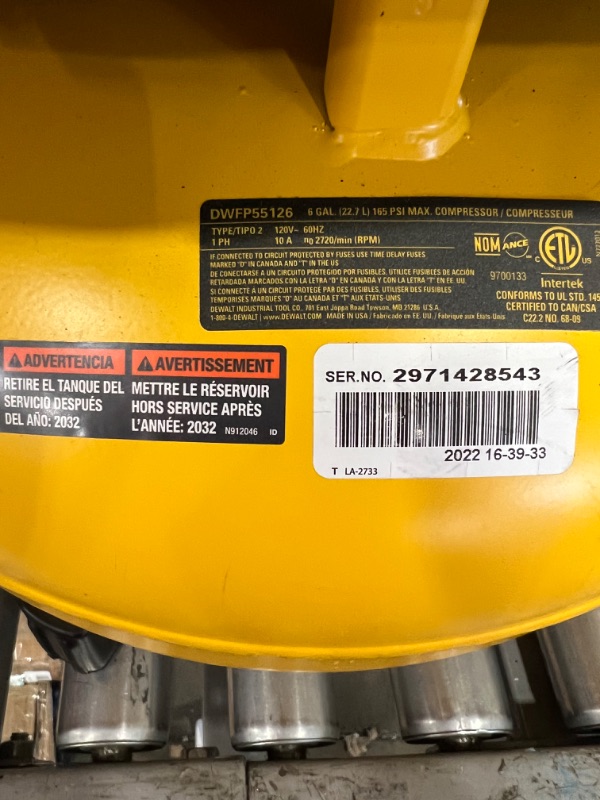 Photo 5 of DEWALT Pancake Air Compressor, 6 Gallon, 165 PSI (DWFP55126)
