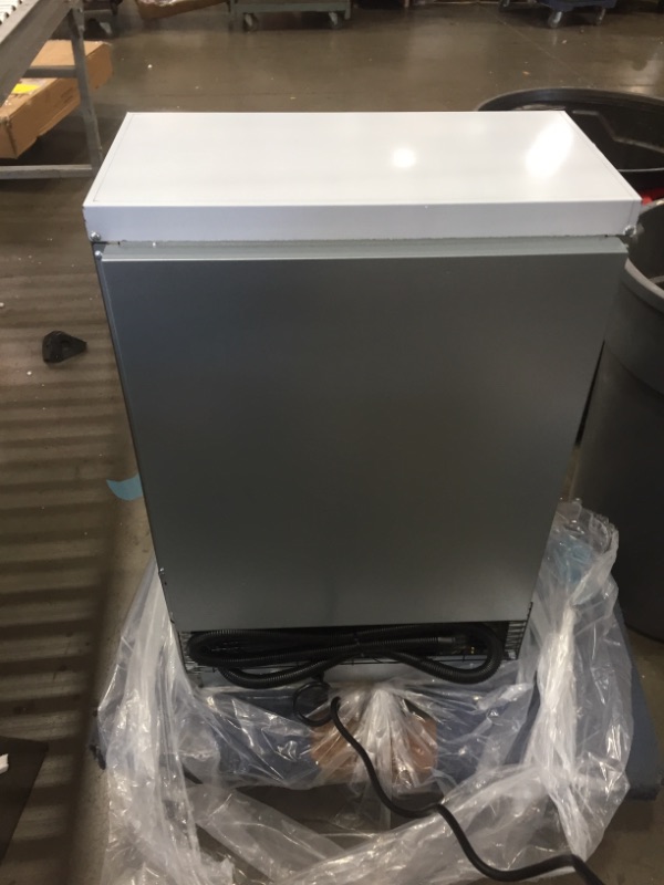 Photo 4 of VEVOR 110V Commercial ice Maker 90-100LBS/24H with 33LBS Bin and Electric Water Drain Pump, Clear Cube, Stainless Steel Construction, Auto Operation, Include Water Filter 2 Scoops and Connection Hose
