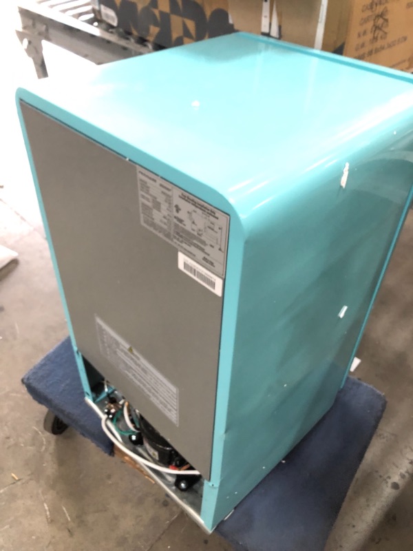 Photo 3 of NOT FUNCTIONAL***Frigidaire 3.2 Cu. Ft. Single Door Retro Compact Refrigerator EFR372 Blue
