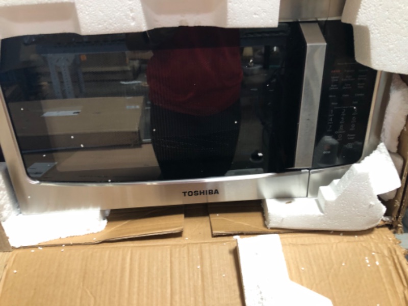 Photo 2 of ***PARTS ONLY*** Toshiba ML-EC42P(SS) Multifunctional Microwave Oven with Healthy Air Fry, Convection Cooking Smart Sensor, Position Memory Turntable, Easy-to-Clean Interiora nd ECO Mode, 1.5 Cu.ft, Cu. Ft, Silver
