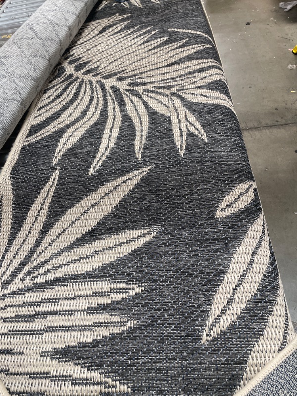 Photo 1 of 4X6 FT GREY LEAF DESIGN HOME/OUTSIDE RUG