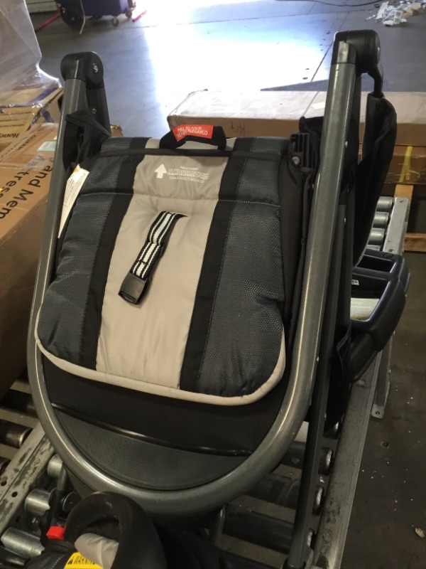 Photo 3 of Graco FastAction Fold Jogger Click Connect Travel System Jogging Stroller Gotham
