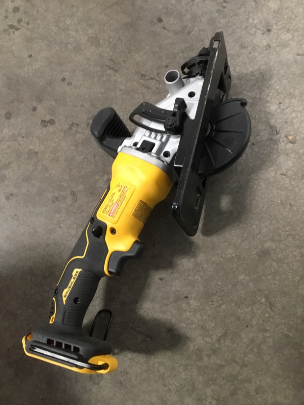 Photo 3 of 
DEWALT
ATOMIC 20-Volt MAX Cordless Brushless 4-1/2 in. Circular Saw (Tool-Only)