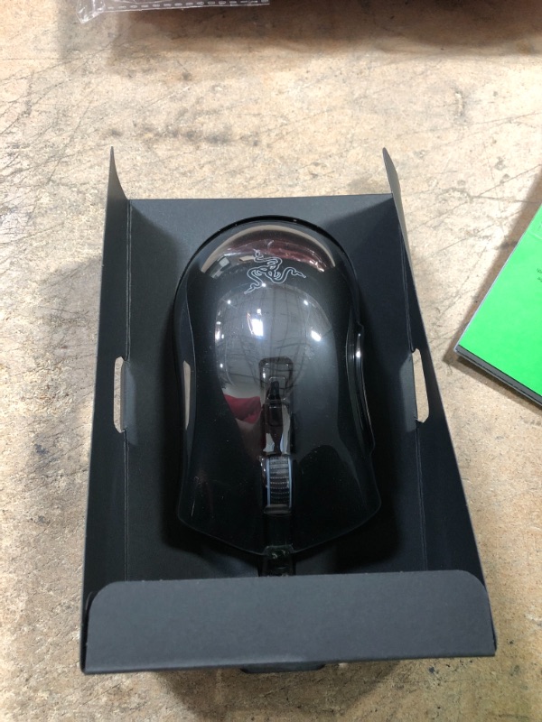 Photo 3 of Razer Deathadder V2 Elite Ergonomic Gaming Mouse PC 1.0 Ea