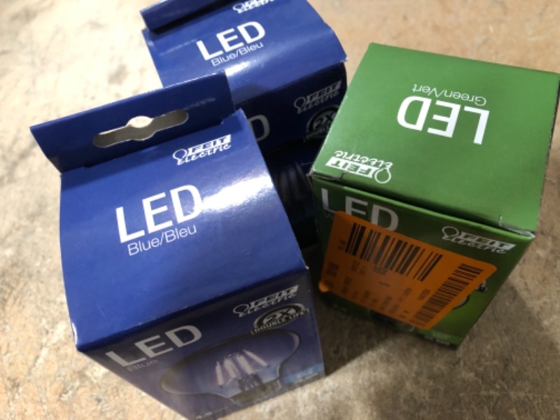 Photo 2 of 25-Watt Equivalent A19 Medium E26 Base Dimmable Filament LED Light Bulb Green Colored Clear Glass (1-Bulb)
