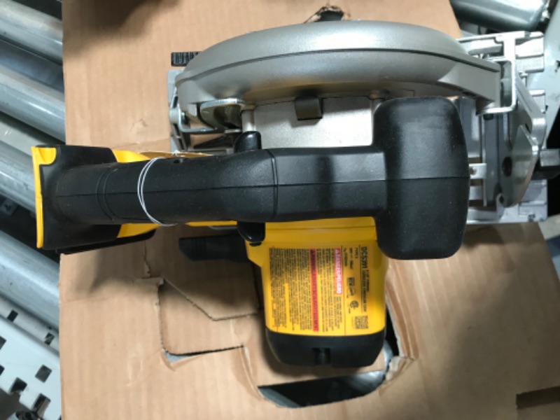 Photo 2 of DEWALT 6-1/2-Inch 20V MAX Circular Saw, Tool Only (DCS391B) , Yellow
