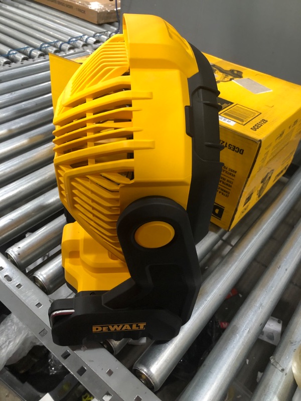 Photo 5 of DEWALT 20V MAX* Jobsite Fan, Tool Only