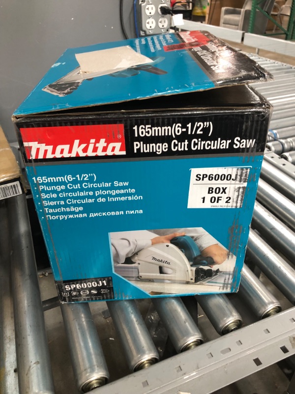 Photo 3 of **box 1 of 2 only**missing box 2 of 2**
Makita SP6000J 6-1/2-Inch Plunge Circular Saw
