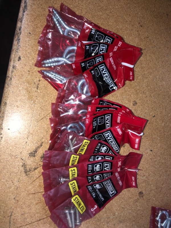Photo 1 of 15 pack of assorted screws 