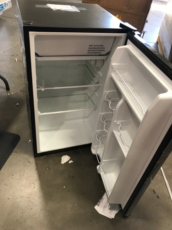 Photo 5 of **PARTS ONLY*** Walsh WSR35S1 Compact Refrigerator, Single Door Fridge, Adjustable Mechanical Thermostat with Chiller, Reversible Doors, 3.5 Cu.Ft, Stainless Steel Look
