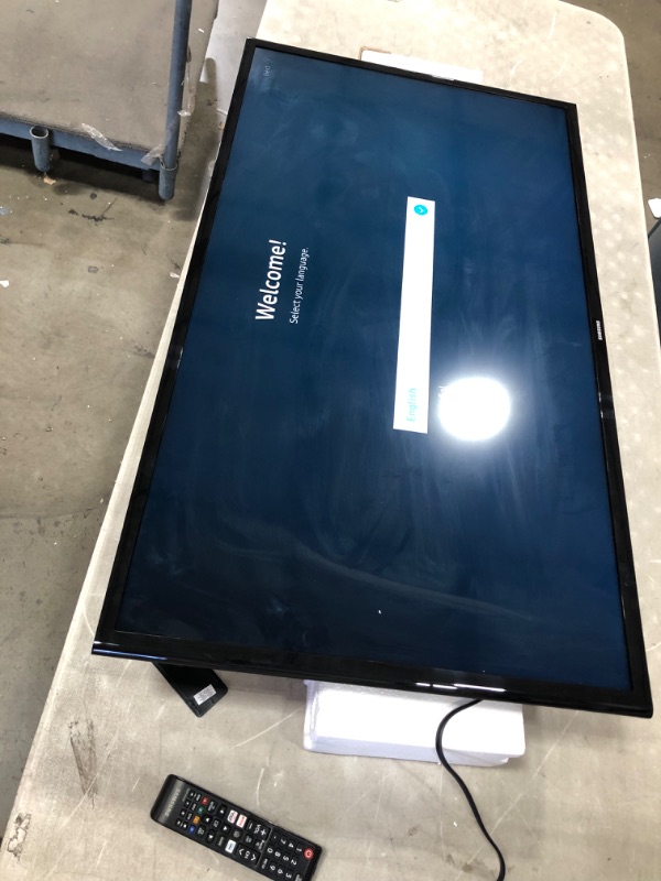 Photo 4 of SAMSUNG 40-inch Class LED Smart FHD TV 1080P (UN40N5200AFXZA, 2019 Model)
