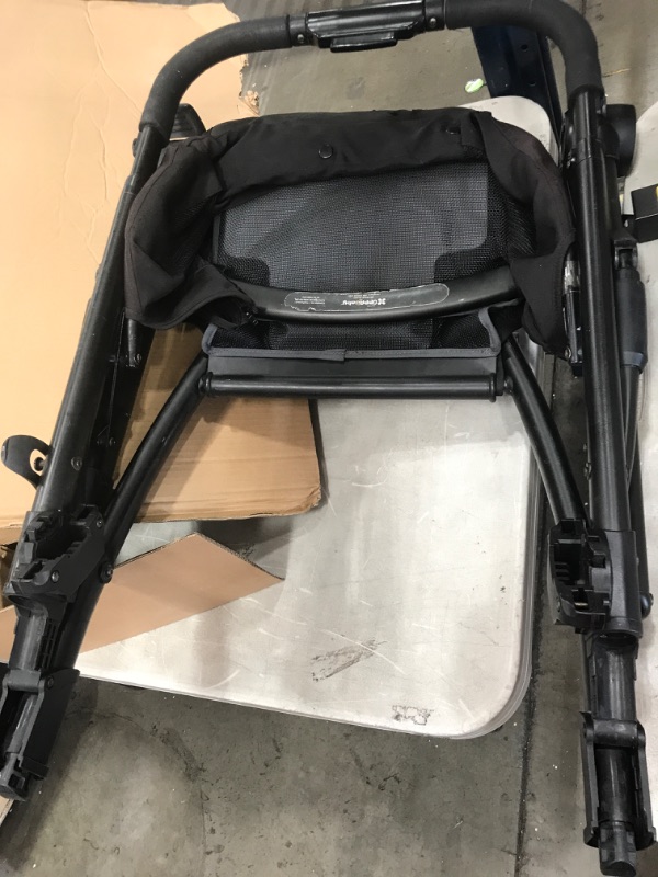 Photo 4 of **MINOR SCRATCHES** UPPAbaby Vista V2 Stroller model 0112
