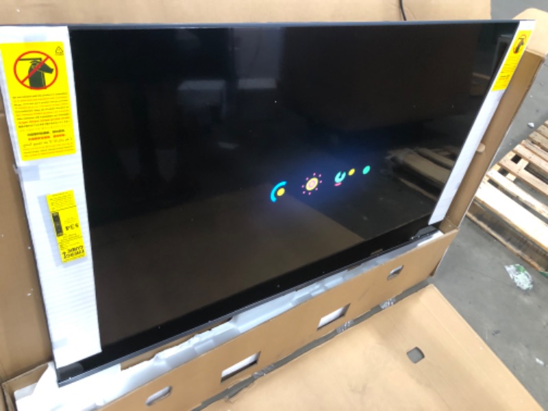 Photo 4 of Hisense - 55" Class U8G Series Quantum 4K ULED Android TV
