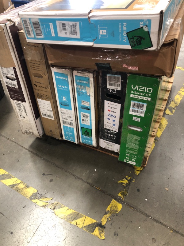 Photo 3 of MIXED PALLET OF DAMAGED TVS AND MONITORS**NO REFUNDS** MIXED SIZES**