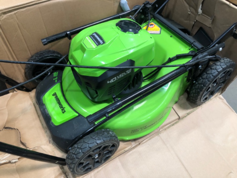 Photo 5 of **DAMAGED** Greenworks 40V 21" Brushless (Smart Pace) Self-Propelled Lawn Mower, 2 x 4Ah USB (Power Bank) Batteries and Charger Included MO40L4413
