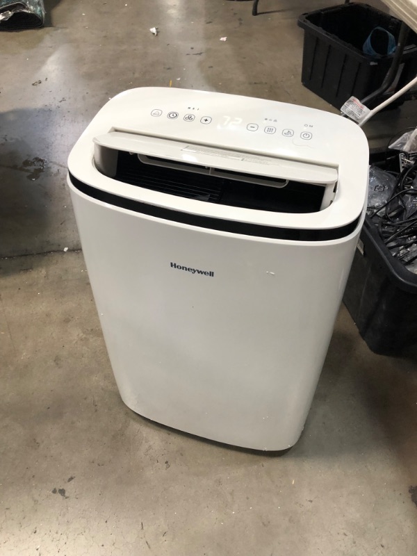 Photo 4 of ***PARTS ONLY*** 12,000 BTU Honeywell Portable Air Conditioner with Dehumidifier & Fan Cools Rooms Up To 550 Sq. Ft. with Remote Control, HJ2CESWK8 
