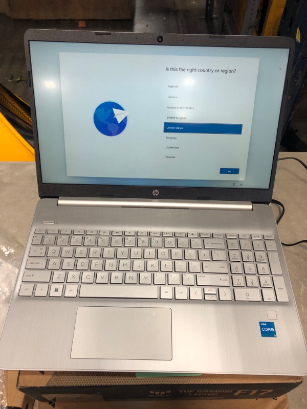 Photo 3 of HP 15.6" Laptop with Windows Home in S mode - Intel Core i3 11th Gen Processor - 8GB RAM Memory - 256GB SSD Storage - Silver (15-dy2035tg)

