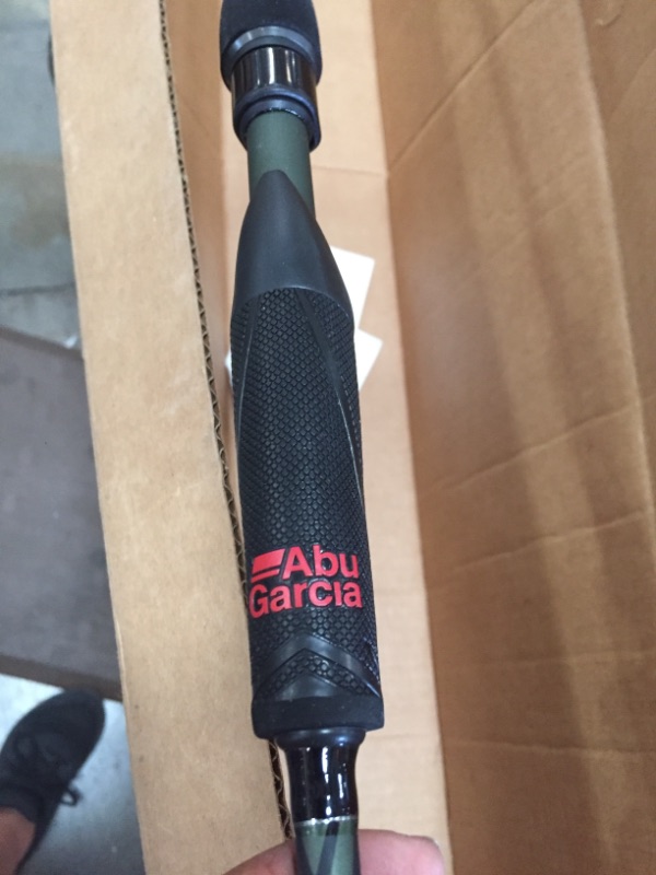 Photo 1 of Abu Garcia Zata Spinning Reel and Fishing Rod Combo Green
20 Size Reel - 6'10" - Medium Light - 1pc
