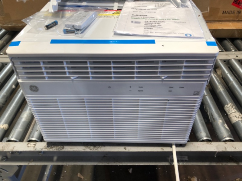 Photo 3 of ***PARTS ONLY**
10,000 BTU 115-Volt Smart Window Air Conditioner for 450 sq ft Rooms with WiFi and Remote in White, ENERGY STAR
*Minor dent*