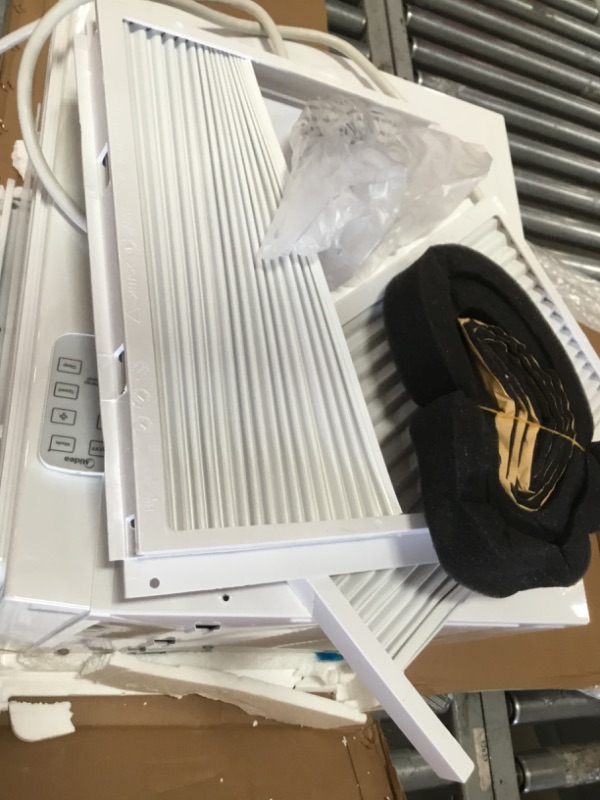 Photo 2 of **PARTS ONLY**
Midea 8,000 BTU EasyCool Window Air Conditioner, Dehumidifier and Fan - Cool, Circulate and Dehumidify up to 350 Sq. Ft., Reusable Filter, Remote Control ** used, minor scratches***
