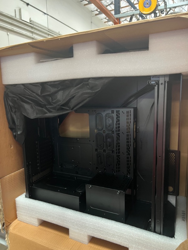 Photo 4 of Corsair Obsidian Series 1000D Super-Tower Case, Smoked Tempered Glass, Aluminum Trim, Integrated Commander PRO fan and lighting controller
