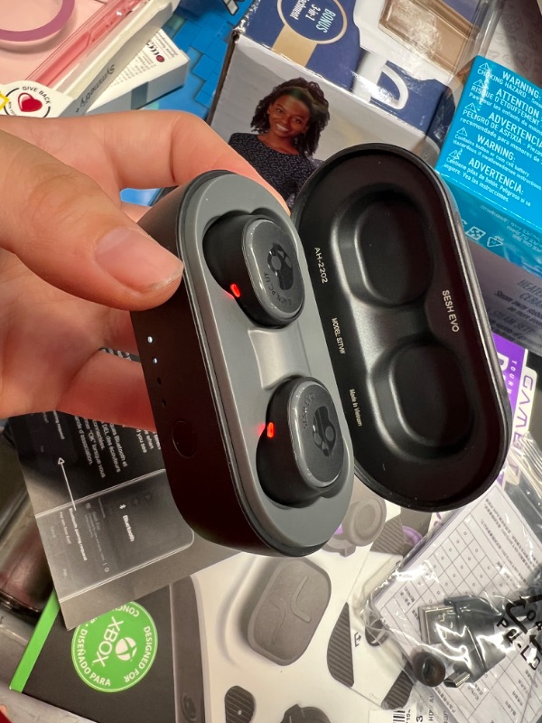 Photo 2 of Skullcandy Sesh Evo True Wireless Bluetooth Headphones

