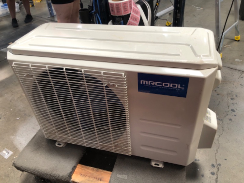 Photo 1 of MRCOOL DIY-12-HP-115B25
