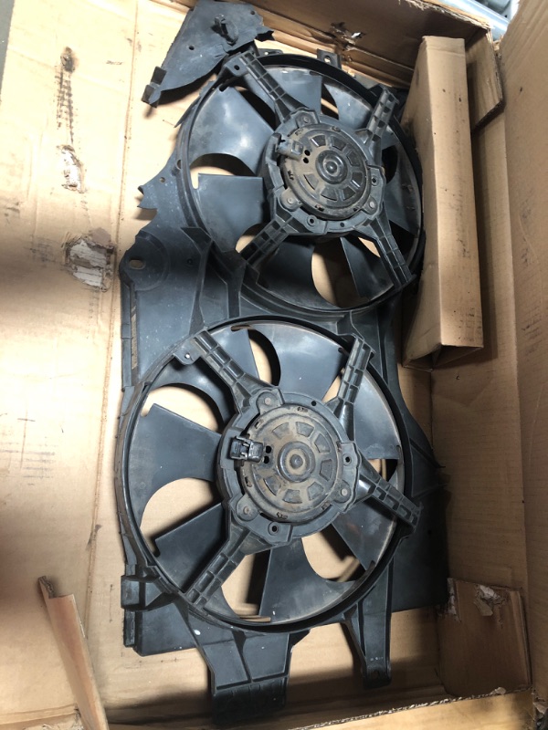 Photo 3 of (BROKEN FAN/ FRAME) Dorman 620-003 Engine Cooling Fan Assembly for Specific Chrysler / Dodge / Plymouth Models