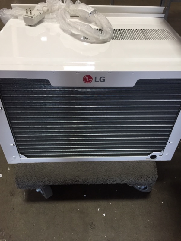 Photo 2 of (PARTS ONLY) LG 12000 BTU 115V Window Air Conditioner with Three Fan Speeds and Remote Control