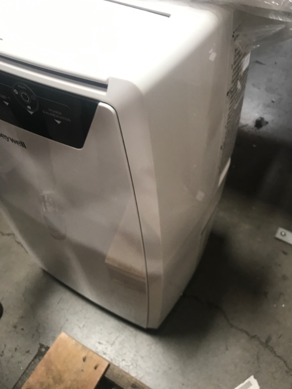 Photo 2 of Honeywell Classic Portable Air Conditioner with Dehumidifier & Fan, Cools Rooms Up to 700 Sq. Ft. with Drain Pan & Insulation Tape, MN4CFSWW9 (White), 29.400. missing window vent adaptor piece
