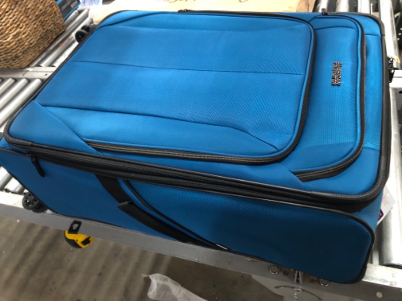 Photo 2 of American Tourister Phenom Softside Medium Checked Spinner Suitcase

