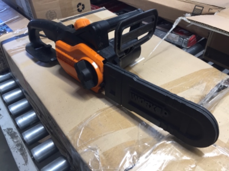 Photo 2 of ***PARTS ONLY*** WORX WG309 8 Amp 10" Electric Pole Saw
