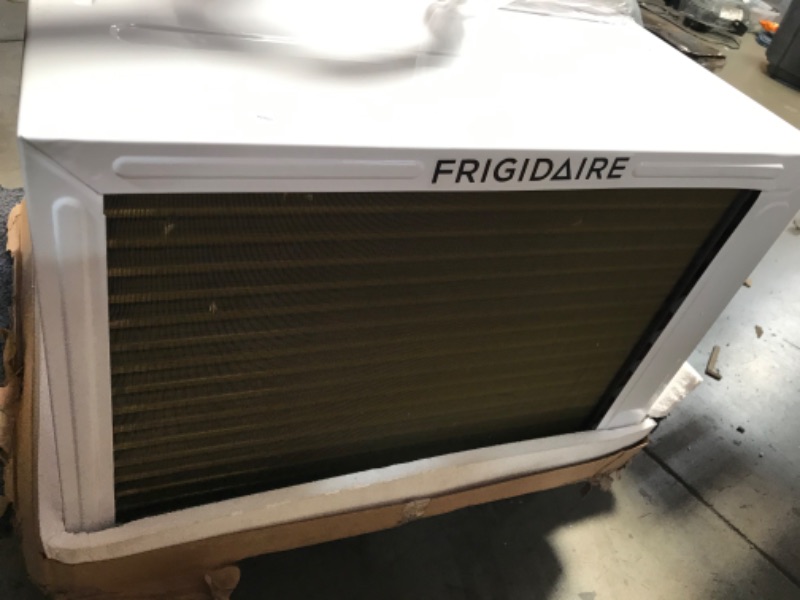 Photo 6 of (DOES NOT FUNCTION)8,000 BTU Window Air Conditioner with Supplemental Heat and Slide Out Chassis - Frigidaire FHWH082WA1
