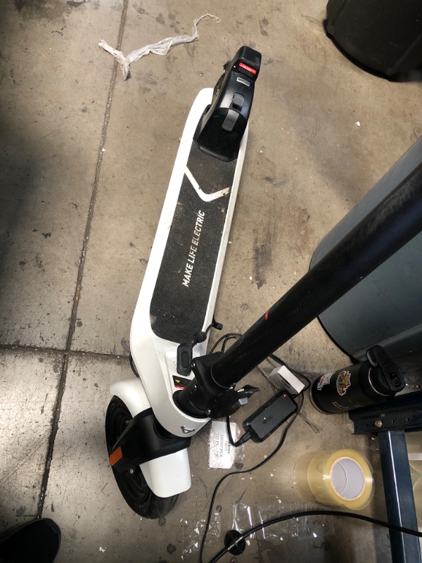 Photo 3 of CHARGES BUT DOES NOT POWER ON ONCE TOOKEN OFF CHARGER*
NIU KQi2 Pro Electric Scooter 300W Power 25 Miles Long Range Max Speed 17.4MPH Portable Foldable Commuting
