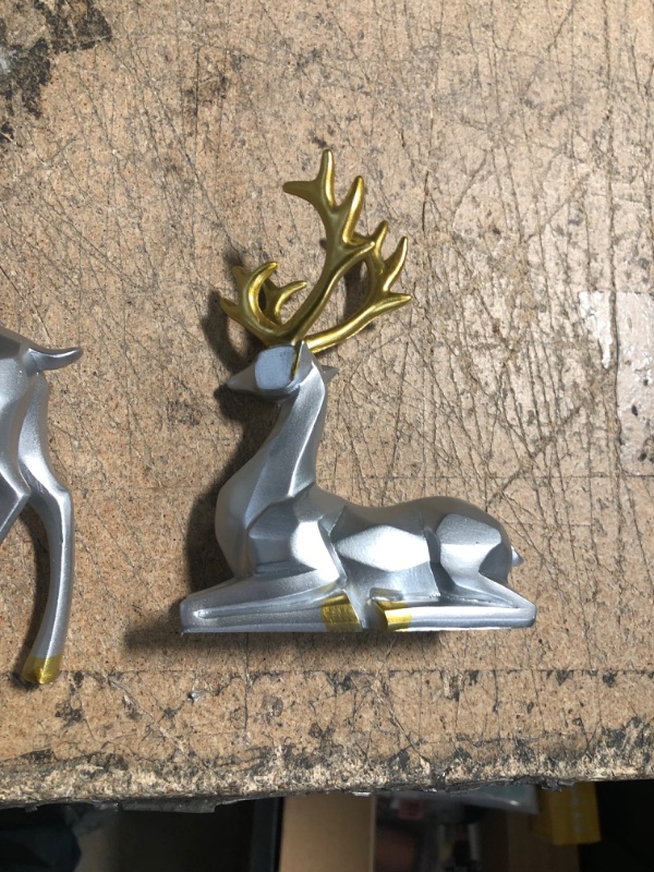 Photo 3 of 2PCS Geometric Elk Statues, Nordic Style Elk Home Decor,Abstract Elk Sculptures for Decorating Offices&Living Rooms,Resin Material (Sliver)
