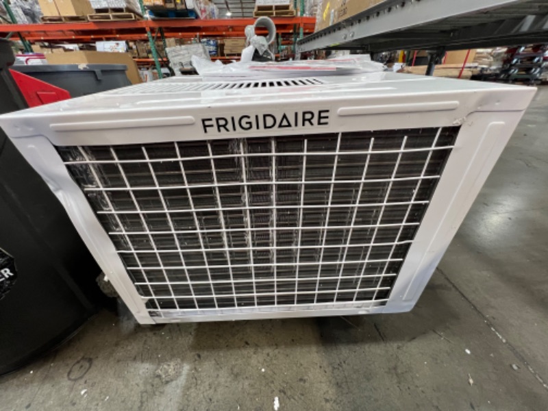 Photo 3 of Frigidaire Window-Mounted Room Air Conditioner, 6,000 BTU, in White**body damage**
