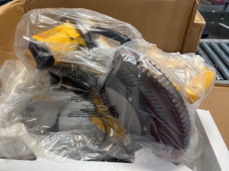 Photo 4 of DEWALT Miter Saw, 12-Inch, Double Bevel, Compound, XPS Cutline, 15-Amp (DWS716XPS)
