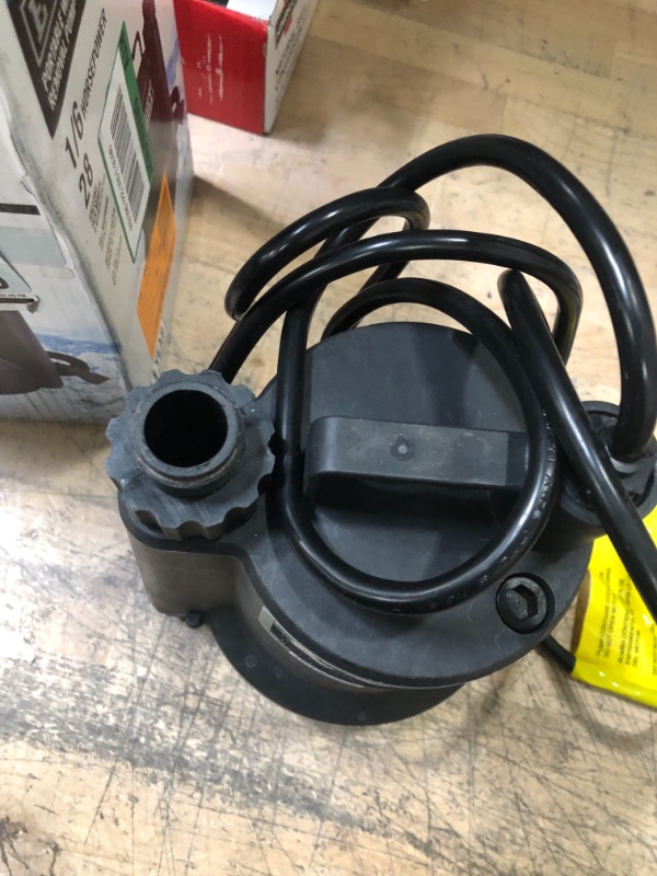 Photo 1 of Everbilt
1/6 HP Plastic Submersible Utility Pump